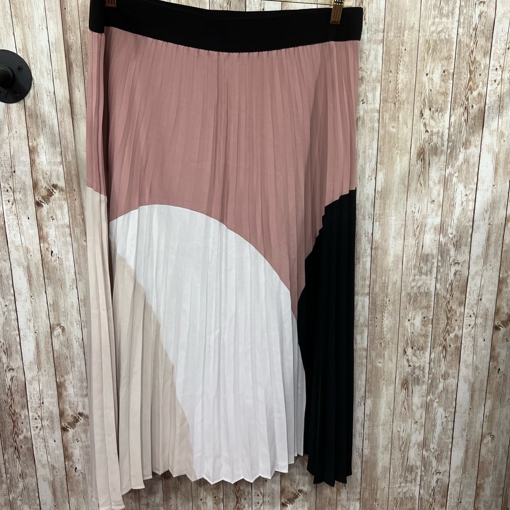 Alfani Pink and Black Midi‎ Pleated Skirt